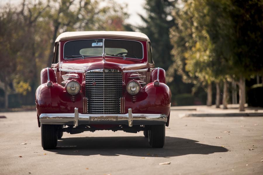  Cadillac V16 Convertible Coupe by Fleetwood 1938 года  (фото 17 из 42)